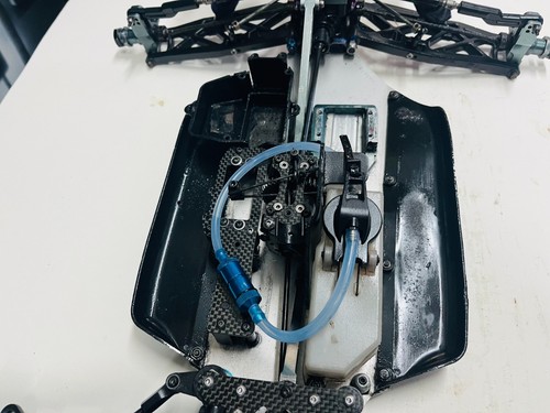 MUGEN MBX5T PROSPEC - 4WD NITRO TRUGGY ROLLER - Picture 6 of 11