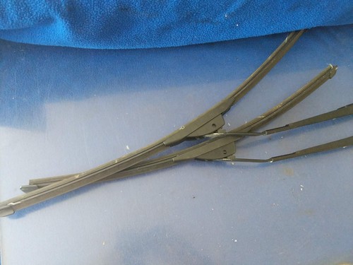 Lexus LX470 Windshield Wiper Arms w/ Blades right left Pair 2000-2007 OEM - Picture 5 of 5