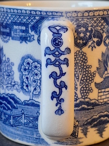 Blue Willow Pagoda Ceramic Tea Coffee Mugs Cups x 2 TV Prop Vintage Antique - Picture 8 of 16