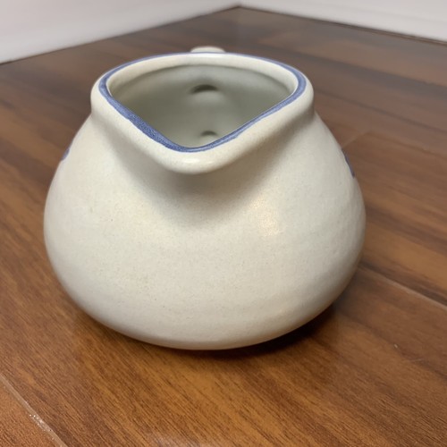 Vintage Pfaltzgraff Yorktowne Blue White Stoneware Gravy Boat Large Creamer - Picture 3 of 7