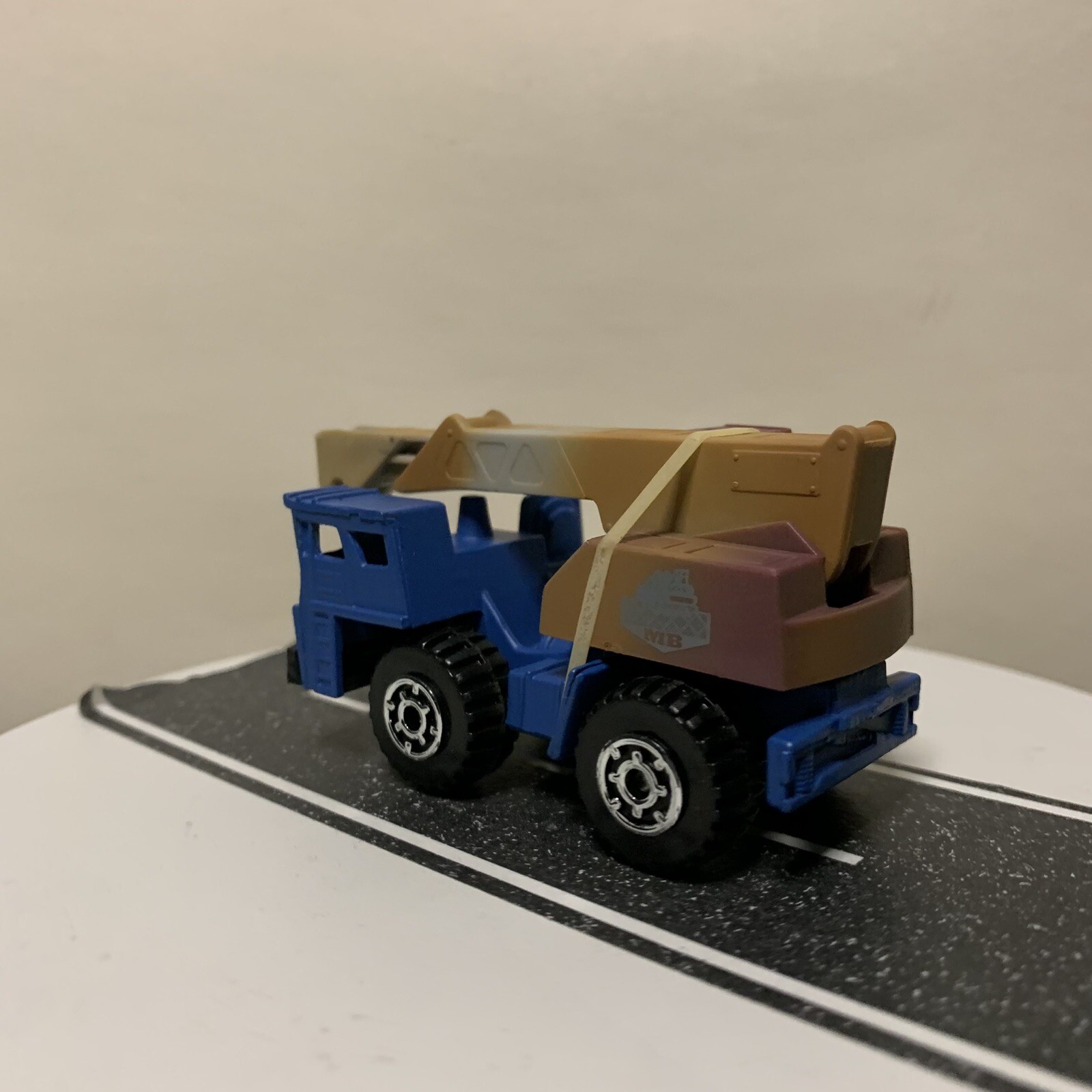 Matchbox 1999 Mobile Crane Matte Blue w/Rust Detail Mint From