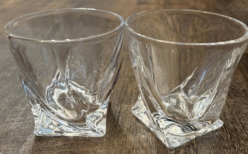2 Mikasa Crystal Drinking Glasses Twisted Motion Square Bottom Rock Low Ball - 第 2/6 張圖片