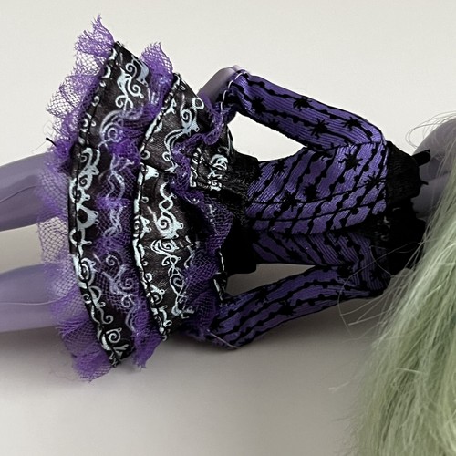 Monster High Doll: Twyla - 13 Wishes With Clothes, Shoes & Accessories. Thirteen - Picture 7 of 7