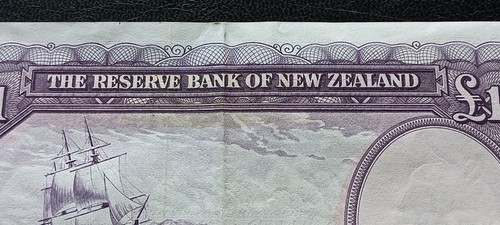 New Zealand 1 Pound, 1956-1967, (P-159d) - Picture 11 of 14