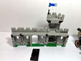 LEGO Castle: Black Falcons:  Battering Ram 6062 (1987) + Castle Guard 6035