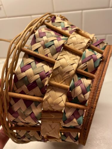 De colección Mimbre 15" Piquete Cubo Tejido Pascua Cesta Madera Mango Inferior Púrpura Verde - Imagen 3 de 8