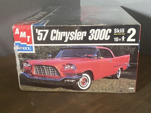 1999 AMT Ertl | ‘57 Chrysler 300C | 1:25|  Model Car Kit - Picture 6 of 6