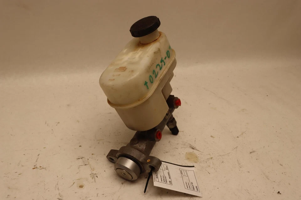 Ford E350 Super Duty 2008 freno eléctrico cilindro maestro con depósito OEM Foto 2 de 4