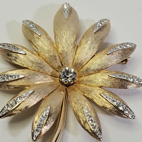 Vintage Textured Gold Tone and Clear Rhinestone Flower Brooch Pin 2 7/8" x 2" - Picture 3 of 5