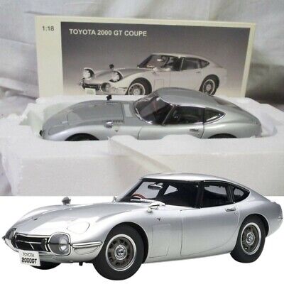 AUTOart 1/18 Toyota 2000GT Silver Coupe 1965 Composite die AUTOart 1/18 Toyota 2000GT Silver Coupe 1965 Composite die