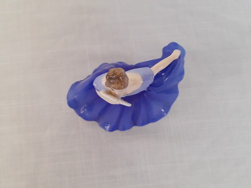 Vintage Figurine Royal Doulton Elaine #HN3214 Bone China - Peggy Davies 1979 - Picture 6 of 13