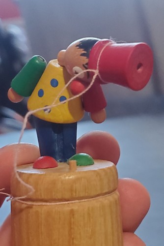 Wackelfigur Wooden Clown - Movable Push Button Puppet - Complete German Mini Toy - Picture 8 of 13