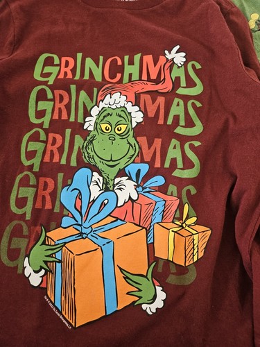 Lot Of 4 Kids Christmas Tshirts Mickey Grinch Size 7/8 And 8 - Picture 5 of 6