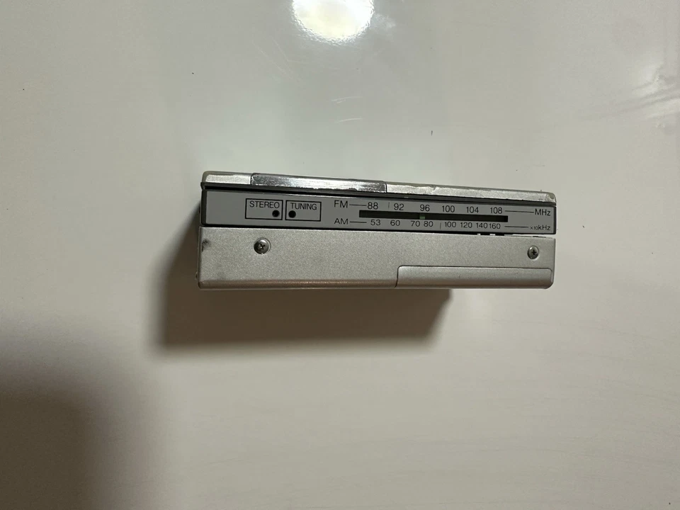 Reproductor de casete Toshiba KT-AS10 con sintonizador de radio estéreo AM/FM RP-AF5 Foto 4 de 4