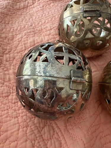 3 palline di incenso latta metallo decorativo ornamento potpourri vintage reparto 56 - Foto 7 di 17