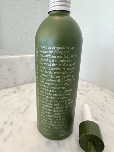FLAMINGO ESTATE GARDEN ESSENTIALS Fragrant Body Wash, 16.9 Fl Oz Plant-Based NEW - Picture 2 of 3
