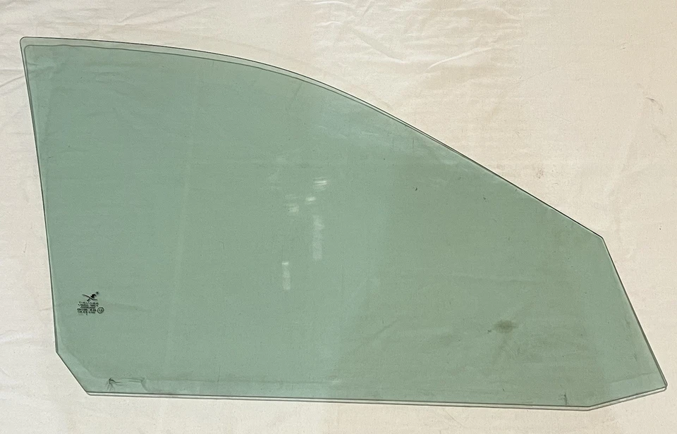 Genuine Saab 9-3SS (9440) 03-11 4D Left Front Door Window Glass 12785664 - image 2 of 3