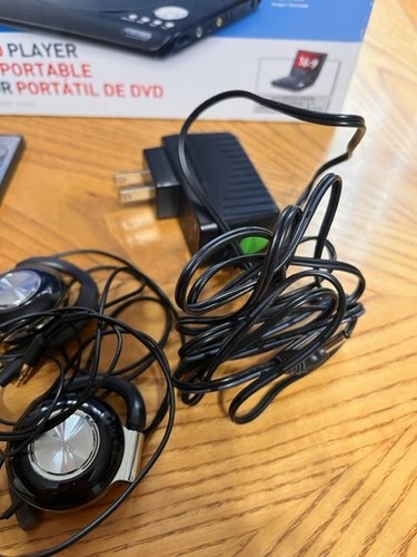 REPRODUCTOR DVD PORTÁTIL COBY PORTABILIDAD COMPLETA 7" EN EMBALAJE ORIGINAL PROBADO - Imagen 6 de 10