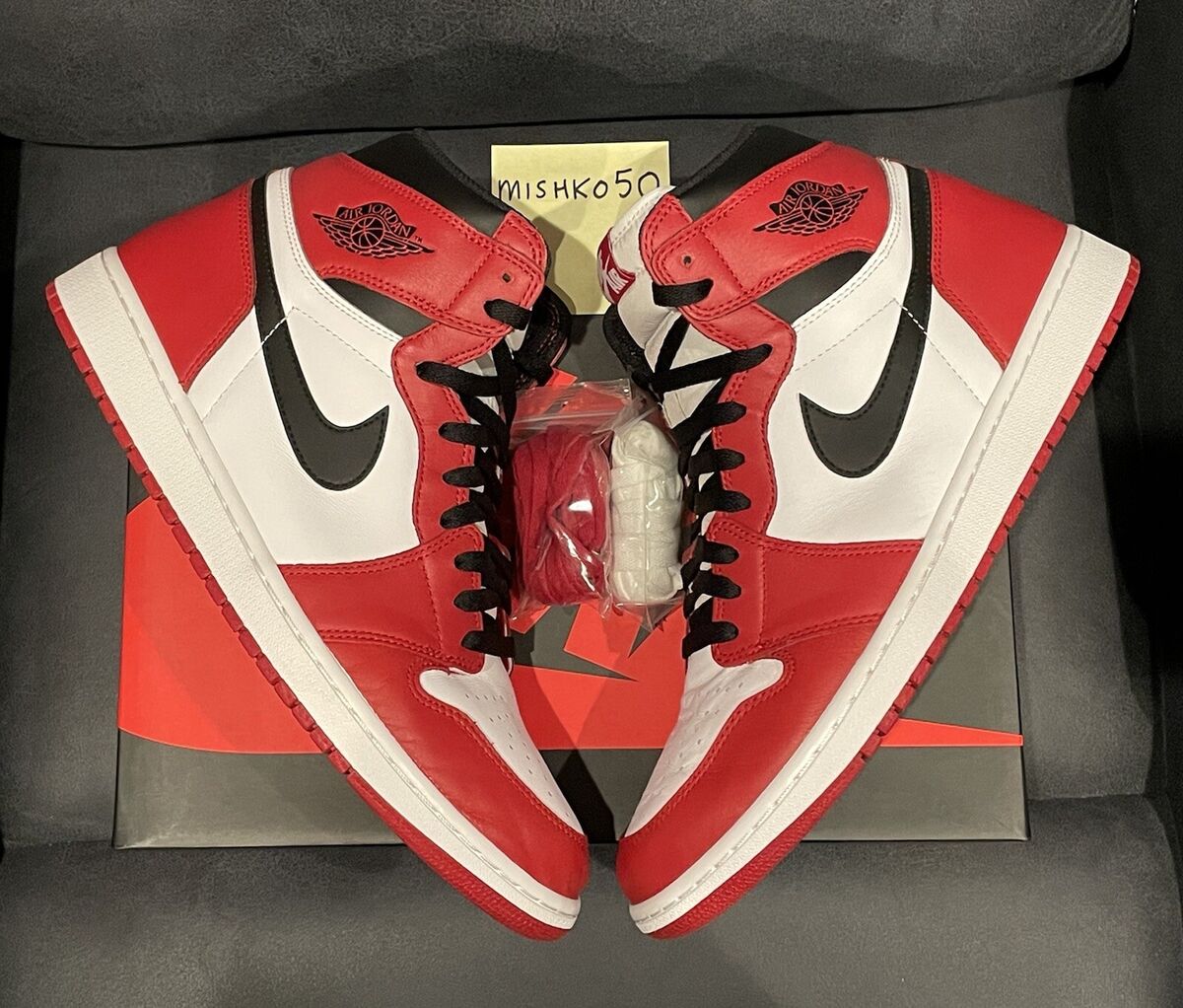 Jordan retro store 1 logo