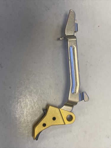 CURVED FACE CARRY TRIGGER W/ BAR FOR GEN 3 FOR GL0CK MOD 17, 19, 23, 26, 27, G/B - Picture 1 of 4