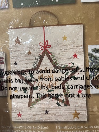 Holiday Christmas Gift Bags New 6 Bags Assorted Sizes - Picture 6 of 11