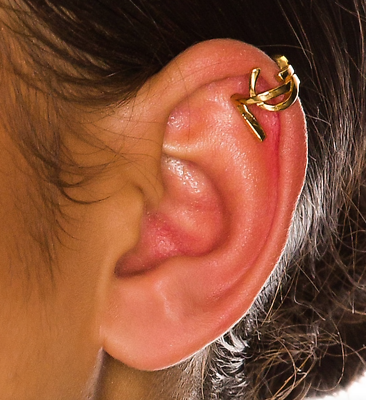 【関税＆送料込み】Saint Laurent Cassandre Asymmetrical Ear Saint Laurent Asymmetric pearl earrings cassandre | The