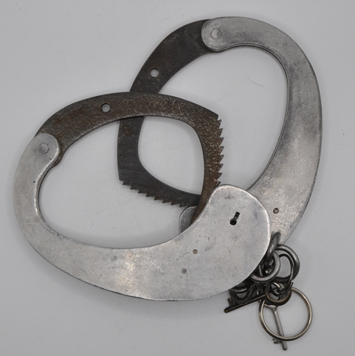 Police -ancienne et obsolète paire menottes et clés matriculées B2860 collection