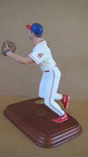 Danbury Mint Baseball Cleveland Indians Omar Vizquel Figure/Statue - Picture 14 of 24