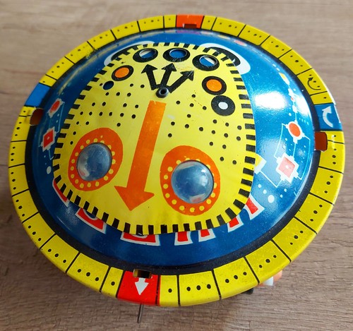 Vintage Soviet Flying Saucer UFO Wind Up Tin Space Toy 1980's - Picture 7 of 7