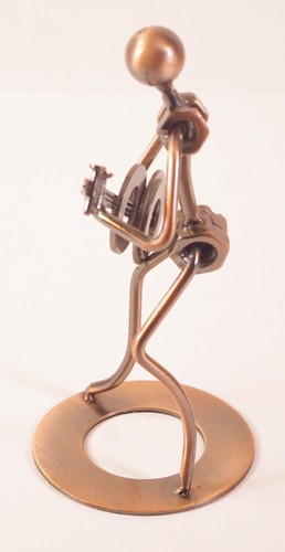 Nuts And Bolts Guitarist with Guitar Copper Color Metal Sculpture - Bild 3 von 9