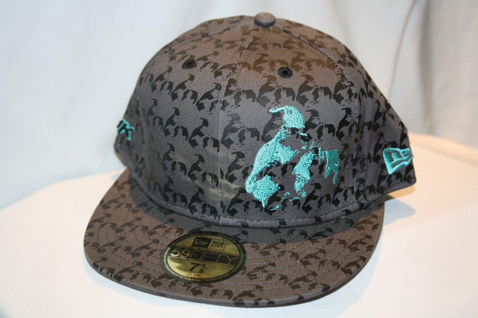 Picture 1 of 4