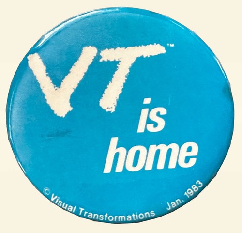 Botón Pin-back vintage “VT is Home” - azul y blanco 2-1/4 pulgadas Pinback c. 1983 - Imagen 3 de 8