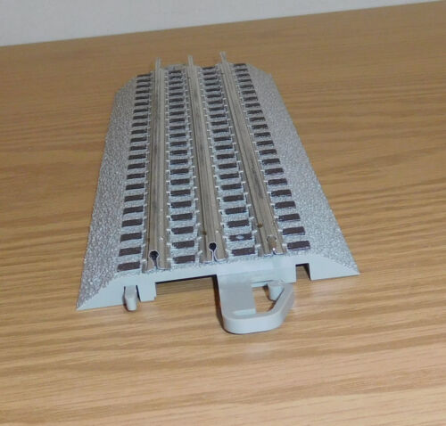 WILLIAMS by BACHMANN #00284 E-Z 10" STRAIGHT TRACK BEDDED O GAUGE TRAIN LAYOUT - Picture 3 of 3