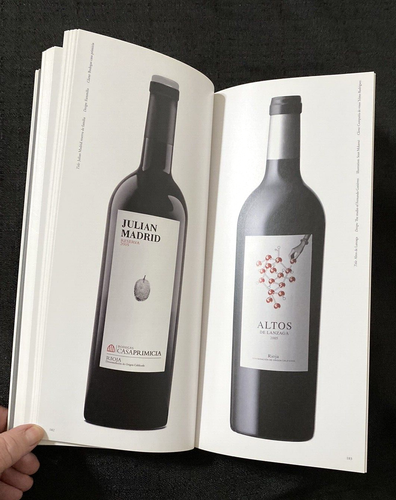Wine Labels: On Bottle Design Hardcover Book by Eduardo Del Fraile - Imagen 11 de 11