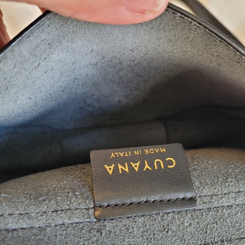 Mini bolso de mano Cuyana de cuero negro hecho en Italia ¡Gran descripción! - Imagen 10 de 24