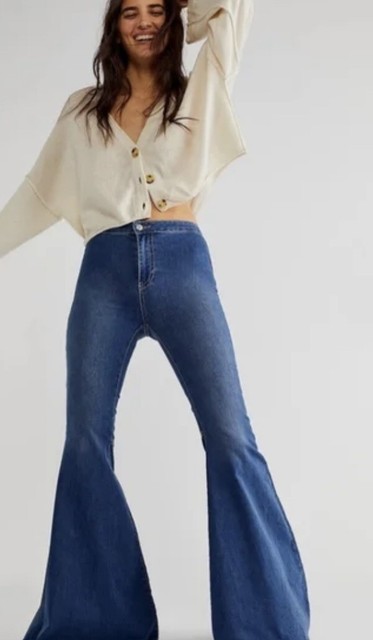 Jeans vita alta Free People Just Float On Flare marca blu Jericho taglia 25 Jeans vita alta Free People Just Float On Flare marca blu Jericho taglia 25