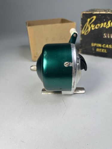 Vintage Bronson Savage Dart 905 Green Spin Cast Fishing Reel w/ Box & Manual - Picture 3 of 14