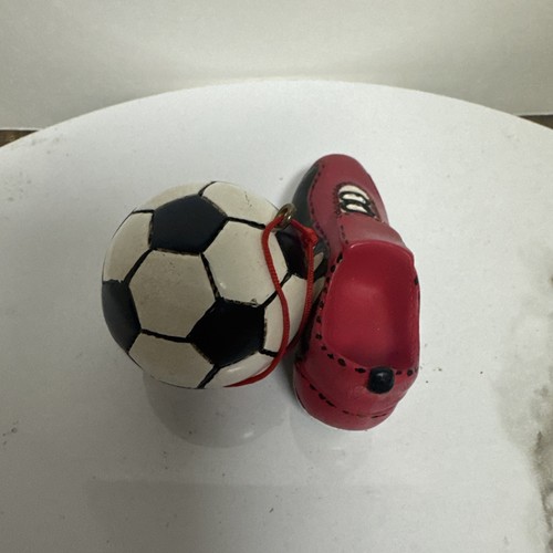 Vintage blondes Mädchen Fußballspieler Christbaumschmuck rote Uniform & Fußball/Schuh - Bild 4 von 10