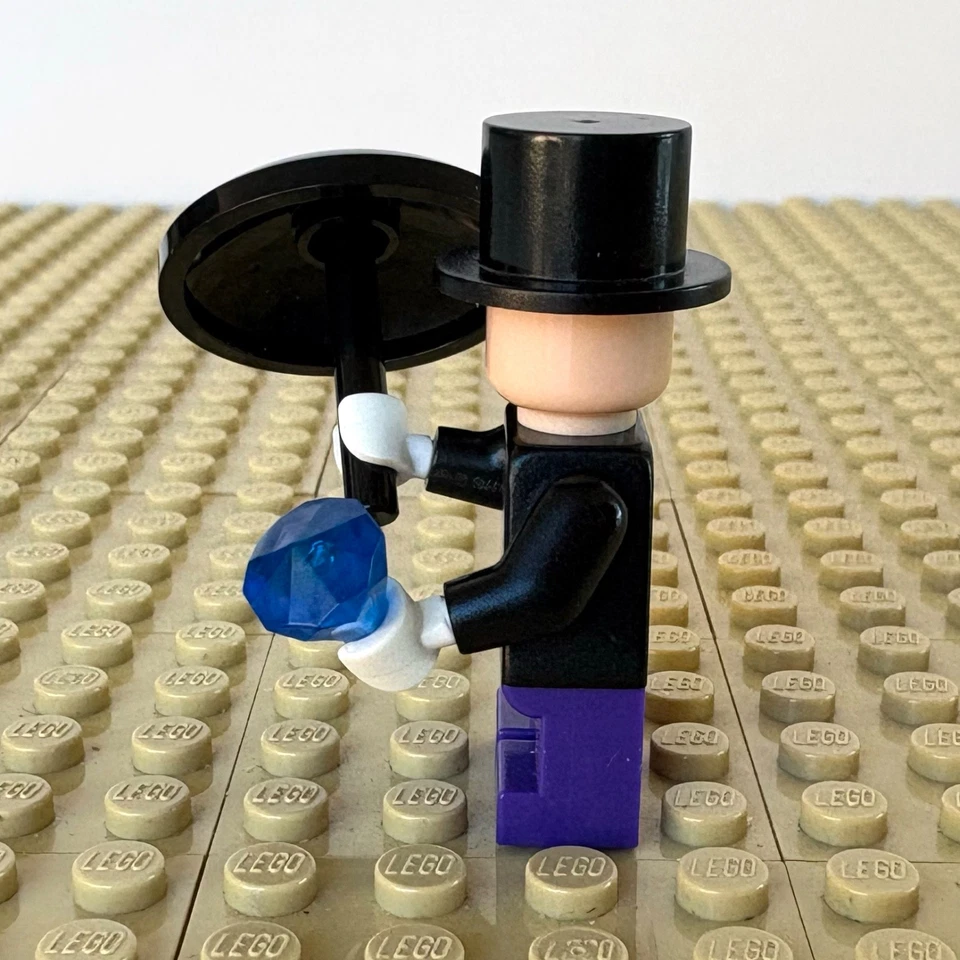 LEGO Batman 1: The Penguin NO HEAD, bat010, 7783, BATCAVE, 2006, JEWEL, UMBRELLA - Image 4 of 4