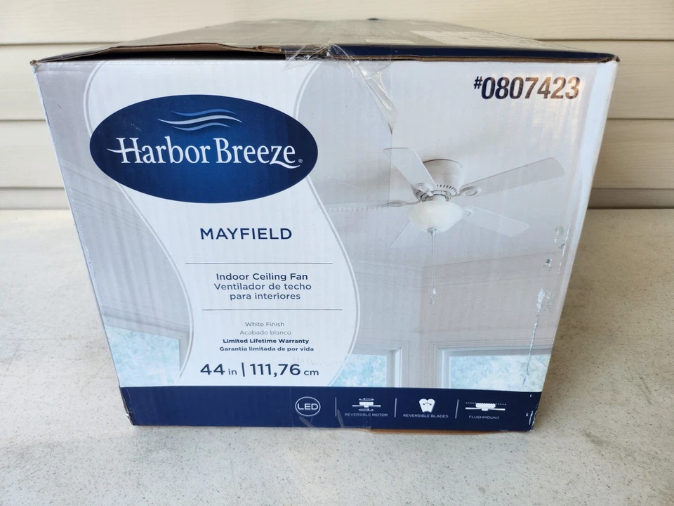 Harbor Breeze Mayfield 44-in White Indoor Flush Mount Ceiling Fan With LED Light - Image 3 of 4