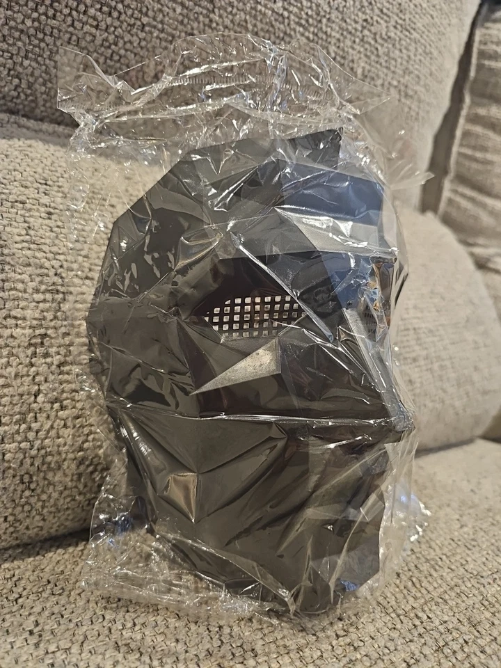 SQUID 游戏面具 前人 主唱 黑色 硬塑料服装 面具 Netflix — 第 3/4 张图片