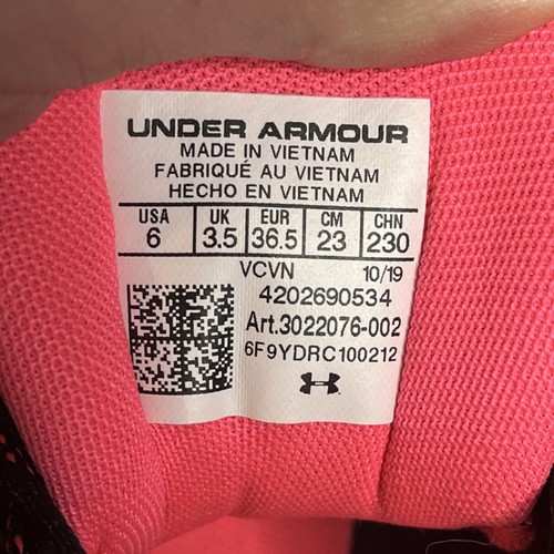 Neu ohne Karton Under Armour Glyde Softballschuhe Mädchen 6 schwarz pink Schnürschuhe Gummispikes - Bild 24 von 24
