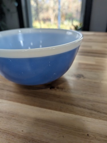 Vintage Pyrex Americana Blue 2 1/2 Quart Mixing Bowl With White Band 403 - Picture 5 of 10