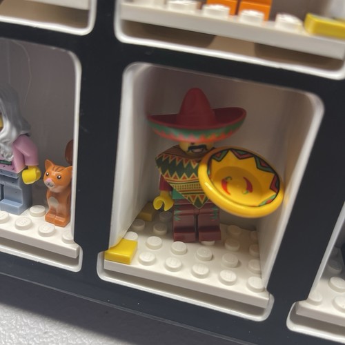The LEGO Movie Series 2 Collectible Minifigs 71023- Complete Set of 20 W/display - Picture 9 of 9
