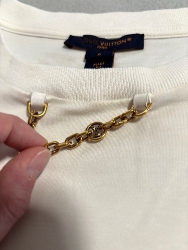 Louis Vuitton Authentic Women’s Small Chain Detail White T-Shirt Size S  - Picture 3 of 12