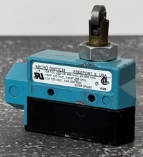 HONEYWELL MICRO SWITCH BZE6-2RQ81  LIMIT SWITCH  15A, CROSS ROLLER PLUNGER