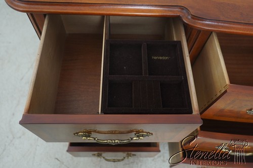 65786EC: HENREDON French Louis XV Style Bedroom Dresser - Picture 5 of 19