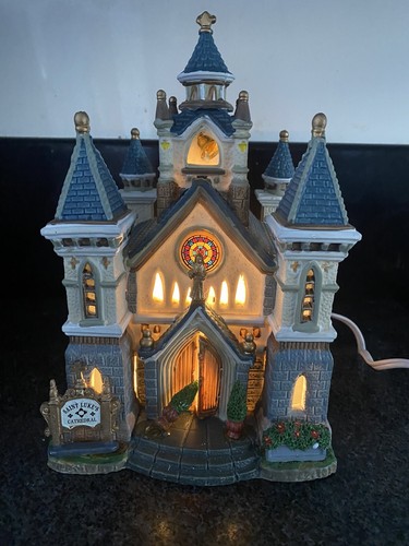 Lemax Village Collection St Lukes Cathedral Lighted Church Boxed Free P&P - Picture 14 of 14