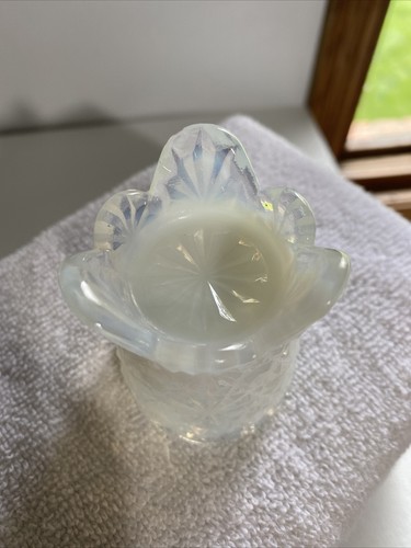 Vintage DEGENHART GLASS Blue Milk DAISY BUTTON Toothpick Holder - Picture 6 of 6