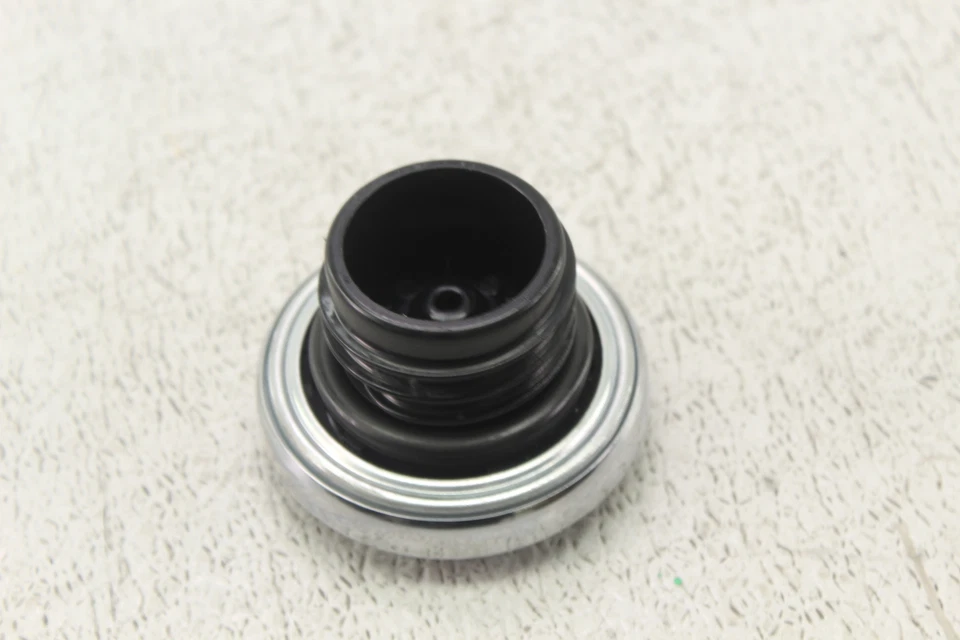 99-11 Harley Davidson Dyna Super Glide Fxdc Fuel Tank Gas Cap 61272-92c Foto 3 de 4